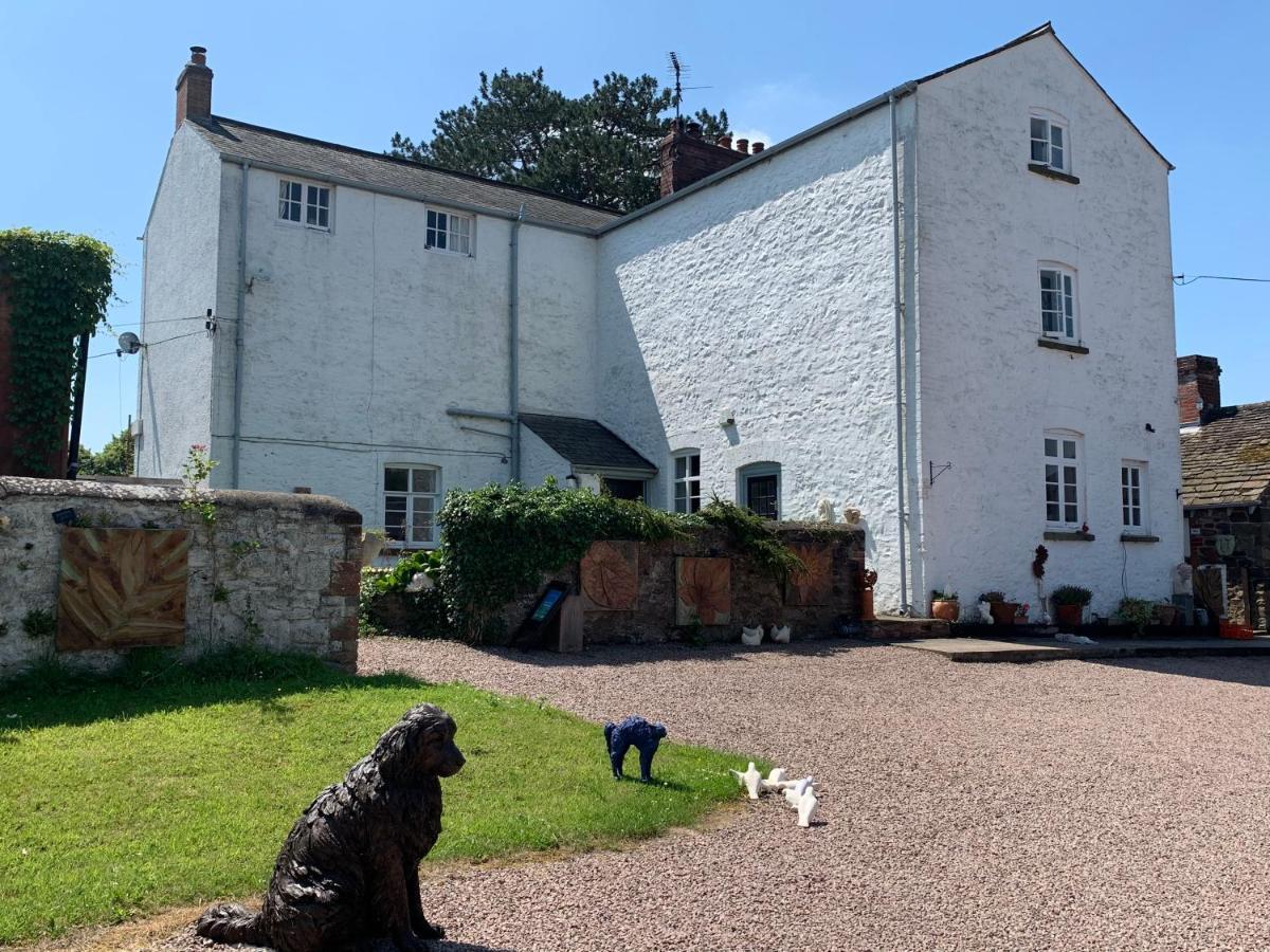 Court Robert Art House B&B Raglan Exterior foto